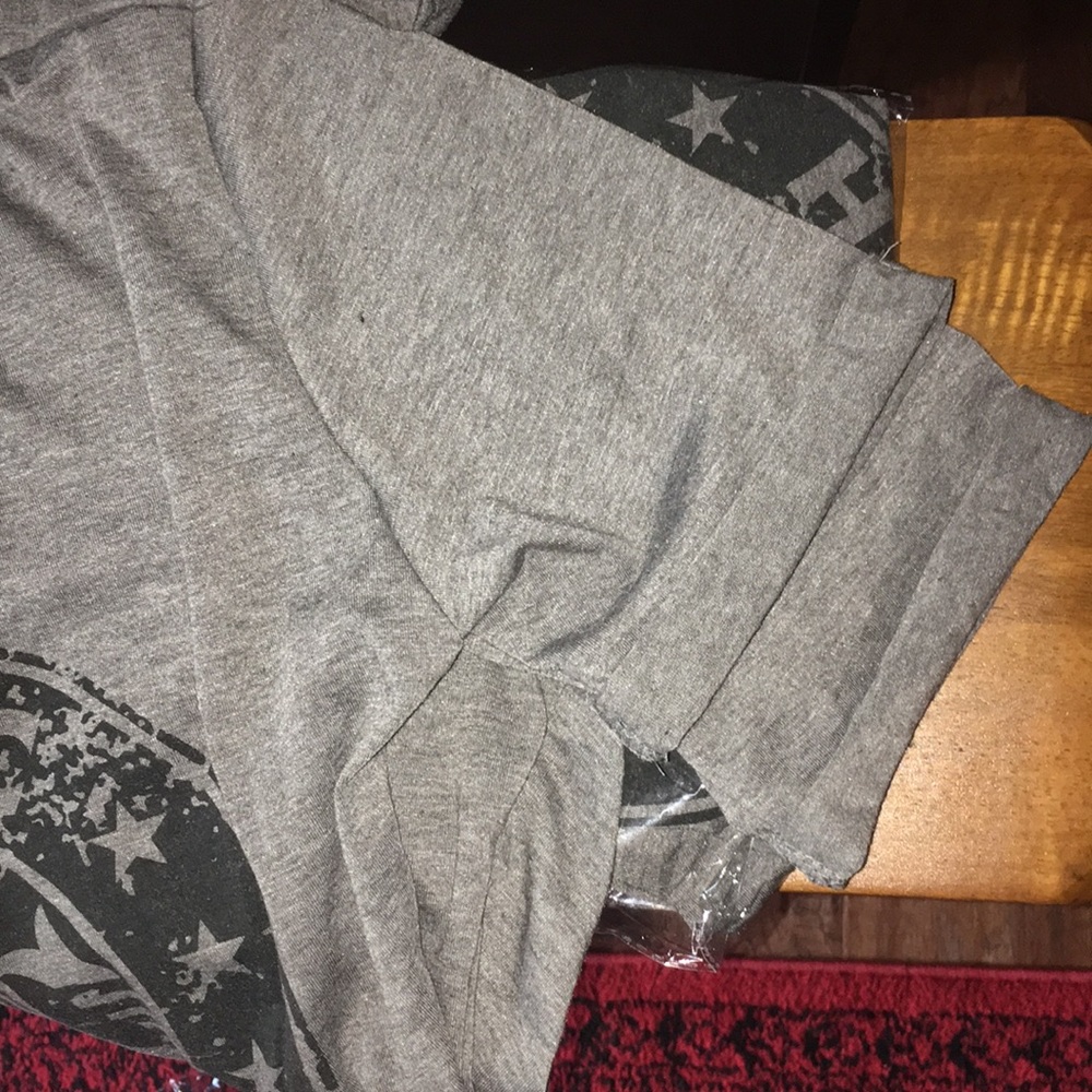 Basic Witch t shirt **PRICE FIRM** - Picture 4 of 7